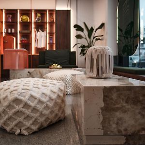 The Zipper Hotel Und Apartments
